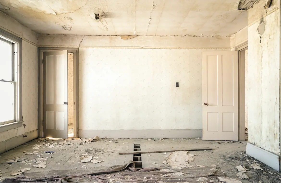 Waste disposal crew managing a cleanout project in Camp Verde